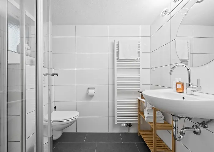 Ferien-apartment Zaunkoenig - Mit Priv Strandzugang - Soutterrain * Friedrichshafen